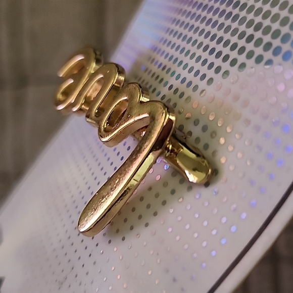 Quo Beauty "LOVE" Clip VALENTINE'S SPIRIT - Picture 4 of 10